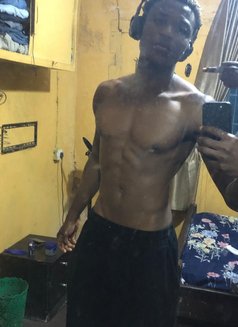 Mrwants - Male companion in Lagos, Nigeria Photo 8 of 10