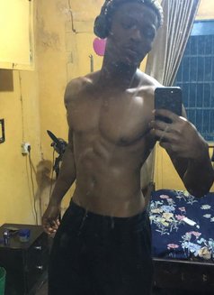 Mrwants - Male companion in Lagos, Nigeria Photo 10 of 10