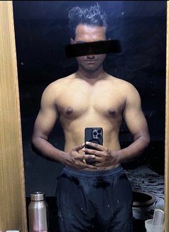 Mrx - Acompañantes masculino in Tiruchirapalli Photo 1 of 2