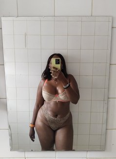 Diel - puta in Kampala Photo 2 of 6