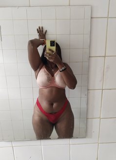 Diel - puta in Kampala Photo 4 of 6