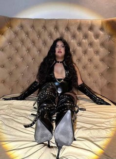 Ms. Holy the massive dick 🇵🇭 - Acompañantes transexual in Abu Dhabi Photo 3 of 27