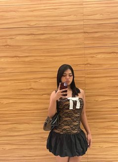 Ms. Klyn - Transsexual escort in Manila Photo 6 of 6