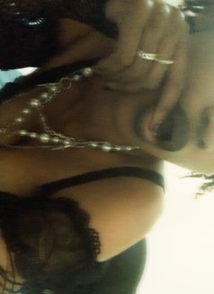 Ms Magik - companion in Nairobi Photo 5 of 6