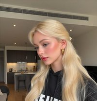 Ms. Olivia - puta in Manila