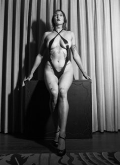 Ms Simone Reage - dominatrix in Dublin Photo 3 of 11