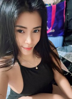 Ms. Sue - escort in Dubai Photo 2 of 3