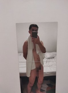 Mt Ivan Ducks - Acompañantes masculino in Manila Photo 3 of 5