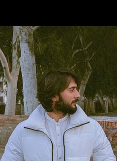 Mueez - Male escort in Karāchi Photo 1 of 2