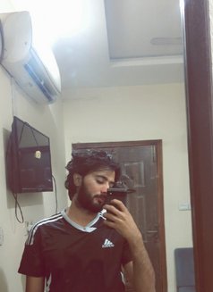 Mueez - Male escort in Karāchi Photo 2 of 2