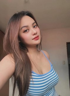 Muely - puta in Al Manama Photo 1 of 5