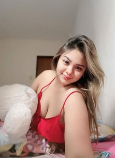 Muely - puta in Al Manama Photo 4 of 5