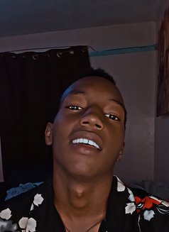 Muelzzy - Male adult performer in Nairobi Photo 1 of 4