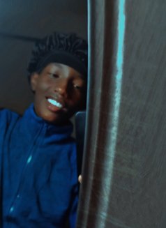 Muelzzy - Male adult performer in Nairobi Photo 3 of 4