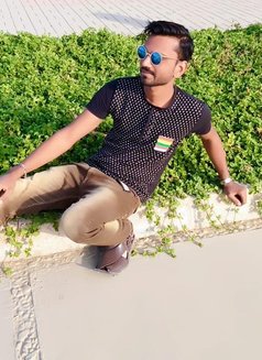 Muhammad Azaan - Male escort in Karāchi Photo 3 of 5