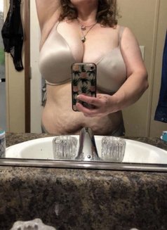 Mujica - puta in Montreal Photo 2 of 2