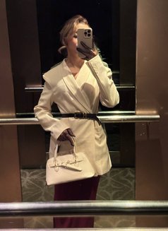 Mulan - escort in Hong Kong Photo 3 of 9