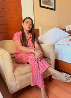 Anyaa - escort in Mumbai Photo 2 of 3