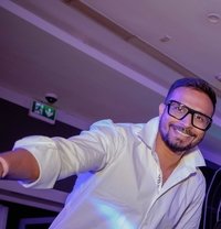 Mumbai for two nights - Acompañantes masculino in Mumbai