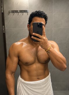 Mumbai Gigolo for Fun - Acompañantes masculino in Mumbai Photo 1 of 6