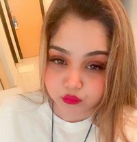 Mumbai Girl in Town - puta in Dubai