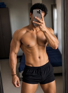 Mumbai independent for real meet - Male escort in Mumbai Photo 10 of 10