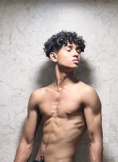 Mumbble - Acompañantes masculino in Pune Photo 1 of 4