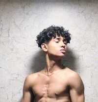 Mumbble - Acompañantes masculino in Pune