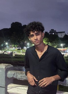 Mumbble - Male escort in Pune Photo 5 of 5