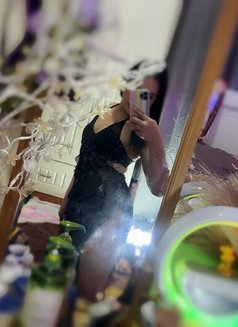 Muna Both More Top Entertain - Transsexual escort in Dubai Photo 7 of 7