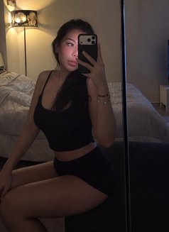 Muna good massage professional - escort in Muscat Photo 1 of 6