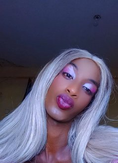 Muna - Acompañantes transexual in Nairobi Photo 2 of 2