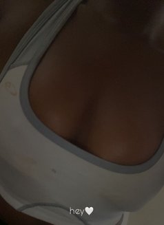 Muna - puta in Nairobi Photo 1 of 4