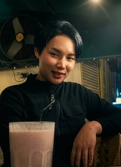 Muna - Transsexual escort in Kuwait Photo 5 of 7