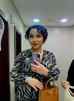 Muna - Transsexual escort in Kuwait Photo 7 of 7