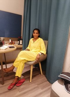 Muna - escort in Beijing Photo 2 of 5