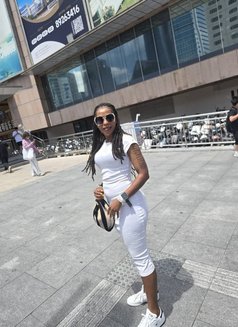 Muna - escort in Beijing Photo 3 of 5