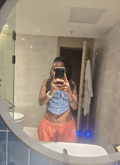 Muna - escort in Beijing Photo 4 of 5