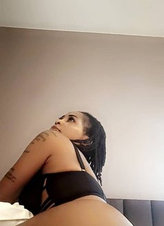 Muna - escort in Beijing Photo 9 of 12