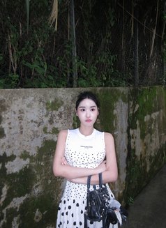 Munah - escort in Taipei Photo 8 of 9