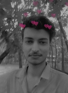 Munna - Male escort in Mumbai Photo 2 of 6