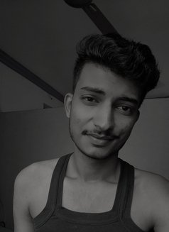 Munna - Male escort in Mumbai Photo 4 of 6