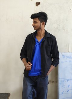 Munna - Male escort in Mumbai Photo 8 of 10