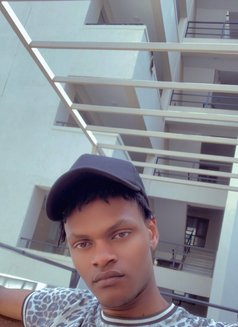 Muphasa - Male escort in Nairobi Photo 6 of 7