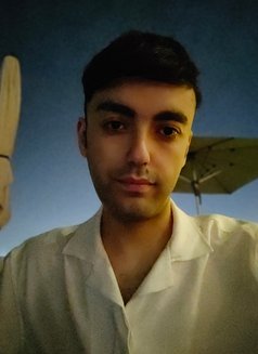 Murad - Acompañantes masculino in Riyadh Photo 2 of 2