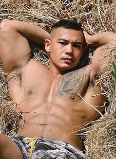 Muscle Bisex - Acompañantes masculino in Jakarta Photo 3 of 3