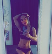 Muscle LB xl top - Transsexual escort in Macao