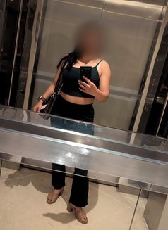 Muscle Mommy : Filthy Unfaithful Wife - puta in New Delhi Photo 6 of 7