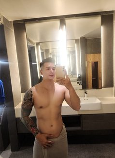 Muscle Young - Male escort in Bangkok Photo 2 of 5