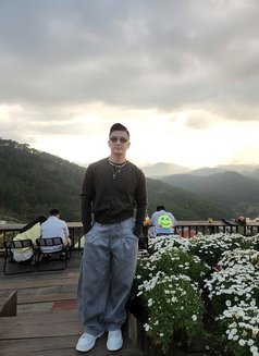 Muscle Young - Male escort in Bangkok Photo 3 of 5